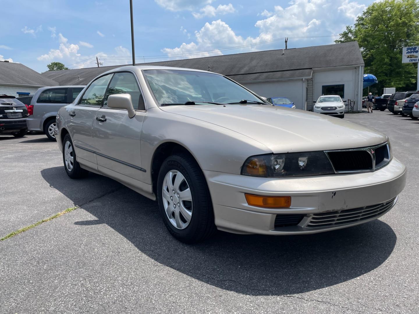 2001 silver Mitsubishi Diamante ES (6MMAP57P01T) with an 3.5L V6 SOHC 24V engine, 4-Speed Automatic Overdrive transmission, located at 101 N. Main Street, Muncy, PA, 17756, (570) 546-5462, 41.207691, -76.785942 - Photo#1